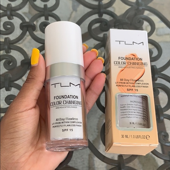 Foundation that adapts to any skin color. - Picture 2 of 4